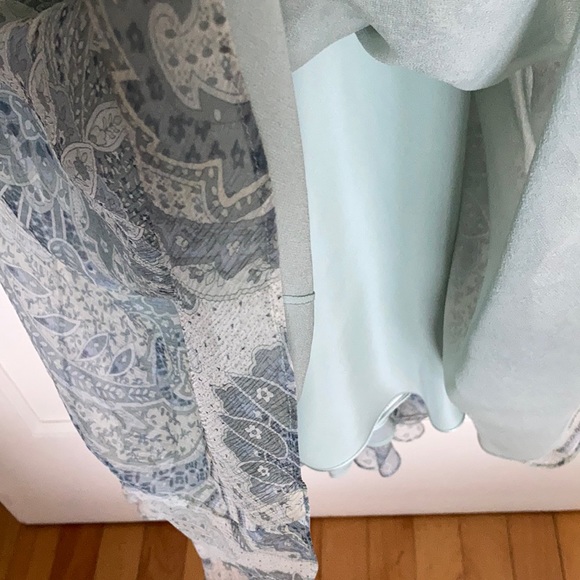 Carmen Marc Valvo Blue Paisley Gown - Picture 8 of 12